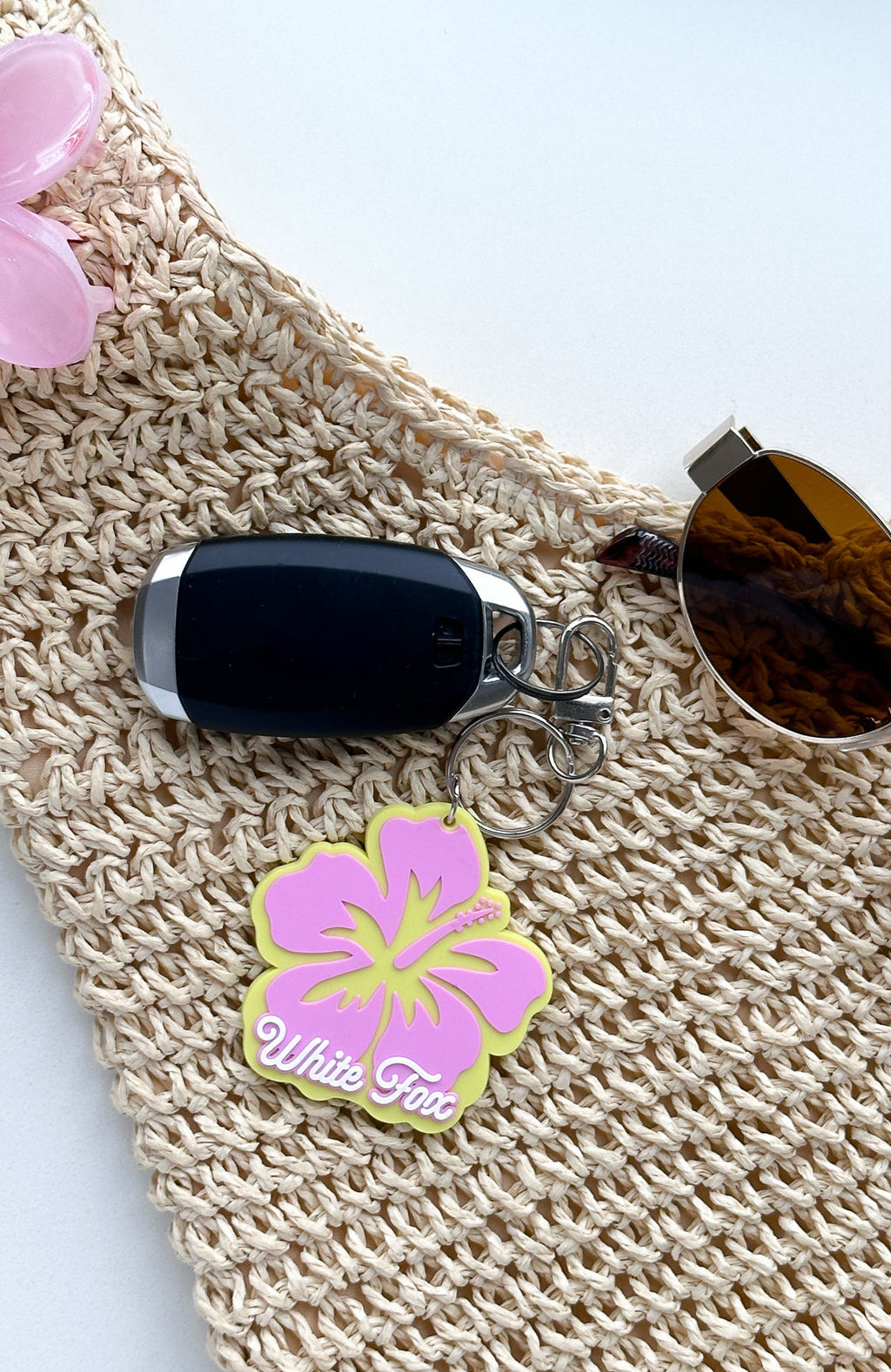 Meet Me On Vacation Keychain Yellow/Pink